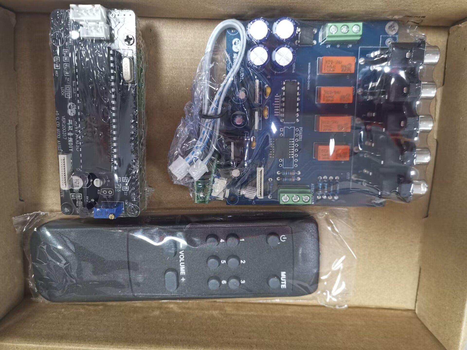 Volume Control Board - HIFI リモートコントロールボリュームコントロールボードキットプレフィーバーステージ 4 チャンネルオーディオソースオーディオスイッチングメモリ付き